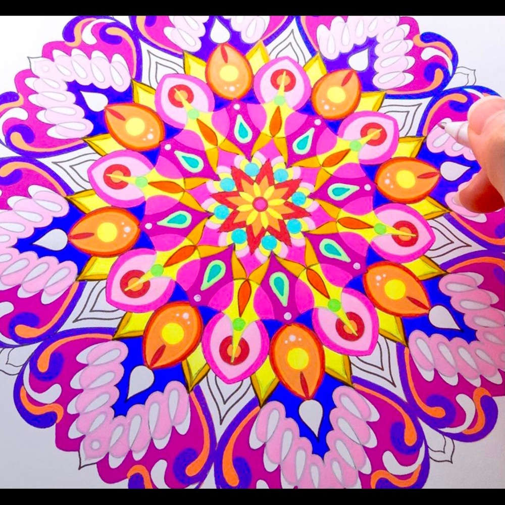 💆🏻♀️ STRESS LESS COLORING MANDALAS BOOK 💆🏻♀️ - Picture 3 of 8